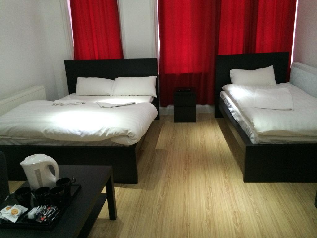 Duke Of Fife Otel Barking  Oda fotoğraf